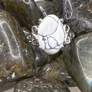 BOHO + White howlite and silver gem ring